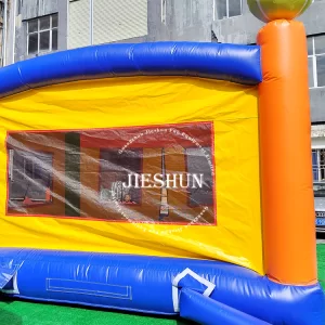 Inflatable bounce house (1)