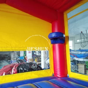 Inflatable bounce house (1)