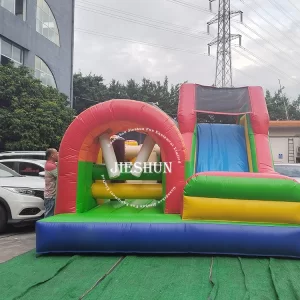 inflatable obstacle course (1)